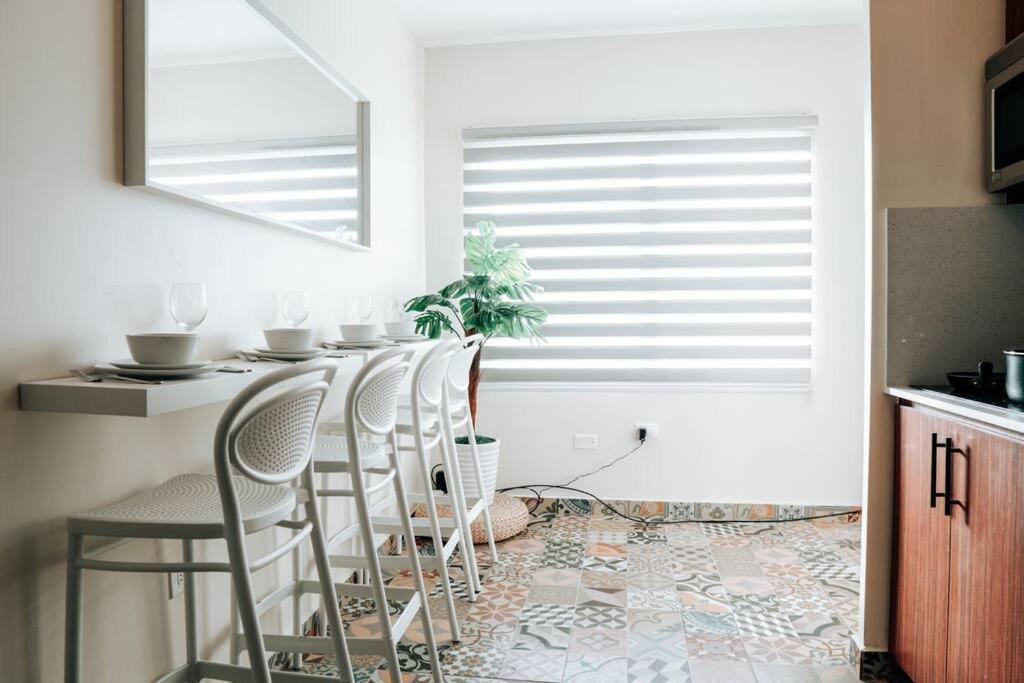 Comfy & Bright Apt @ Calle Loiza - Walk To Beach / Calle Loiza Abajo -N Apartment San Juan Exterior photo